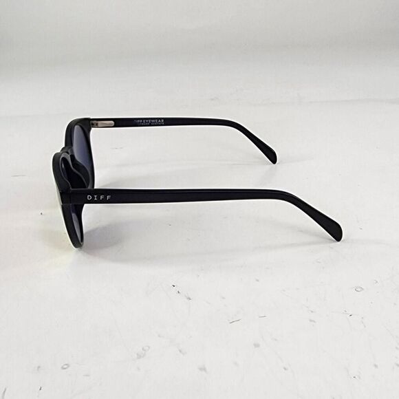 DIFF Eyewear Charlie Polarized Sunglasses Black, Mirror Lens - Picture 3 of 14